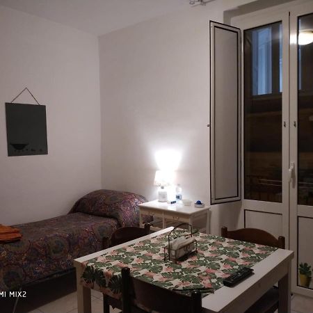 تارانتو Camere Simili A Ostello Solo Per Uomini - Hostel-Like Rooms Only For Man المظهر الخارجي الصورة